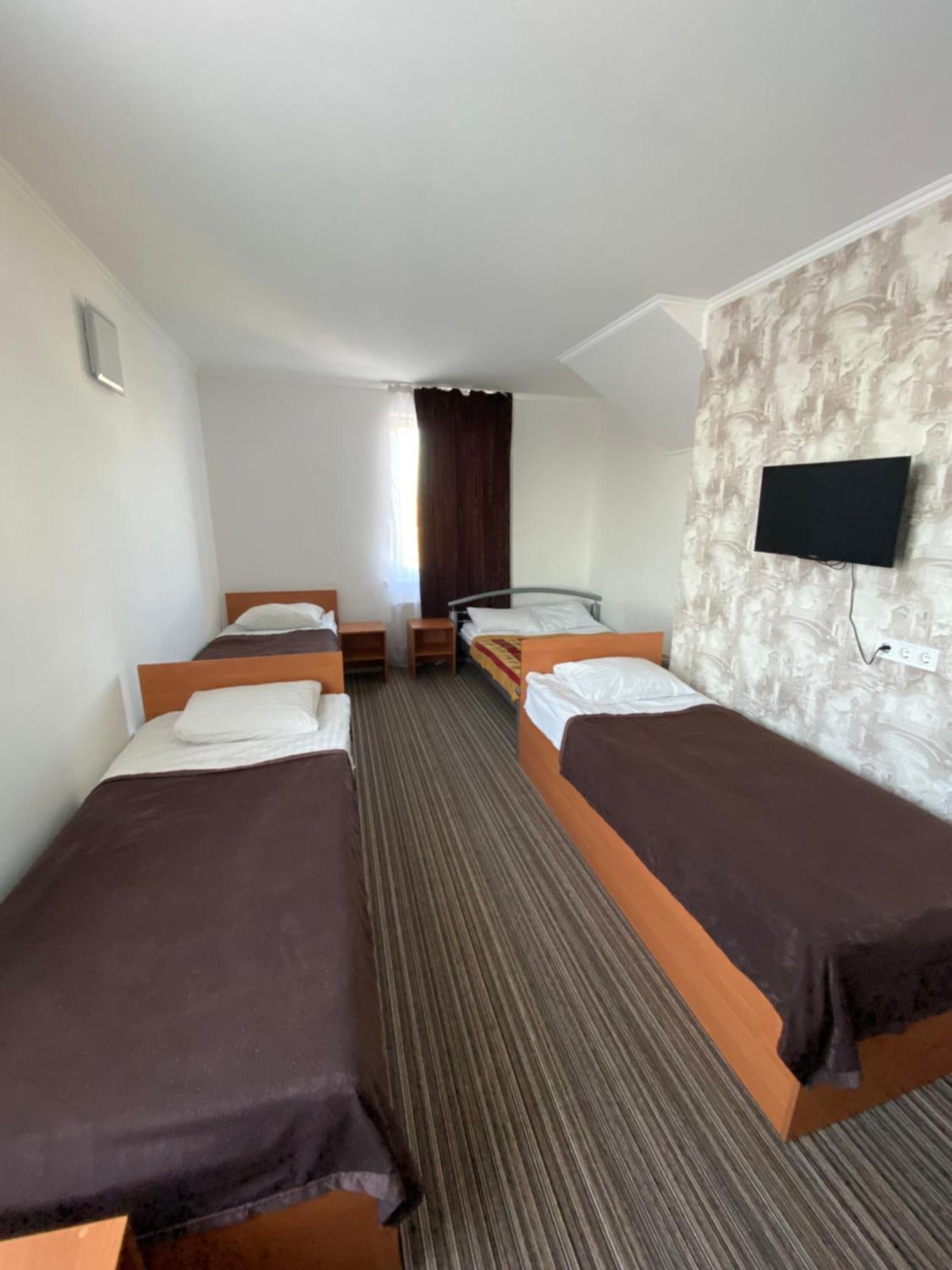 Autopark Hotel Lviv Dış mekan fotoğraf