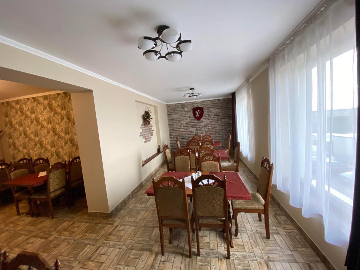 Autopark Hotel Lviv Dış mekan fotoğraf