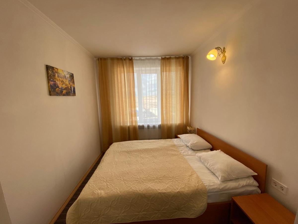 Autopark Hotel Lviv Dış mekan fotoğraf