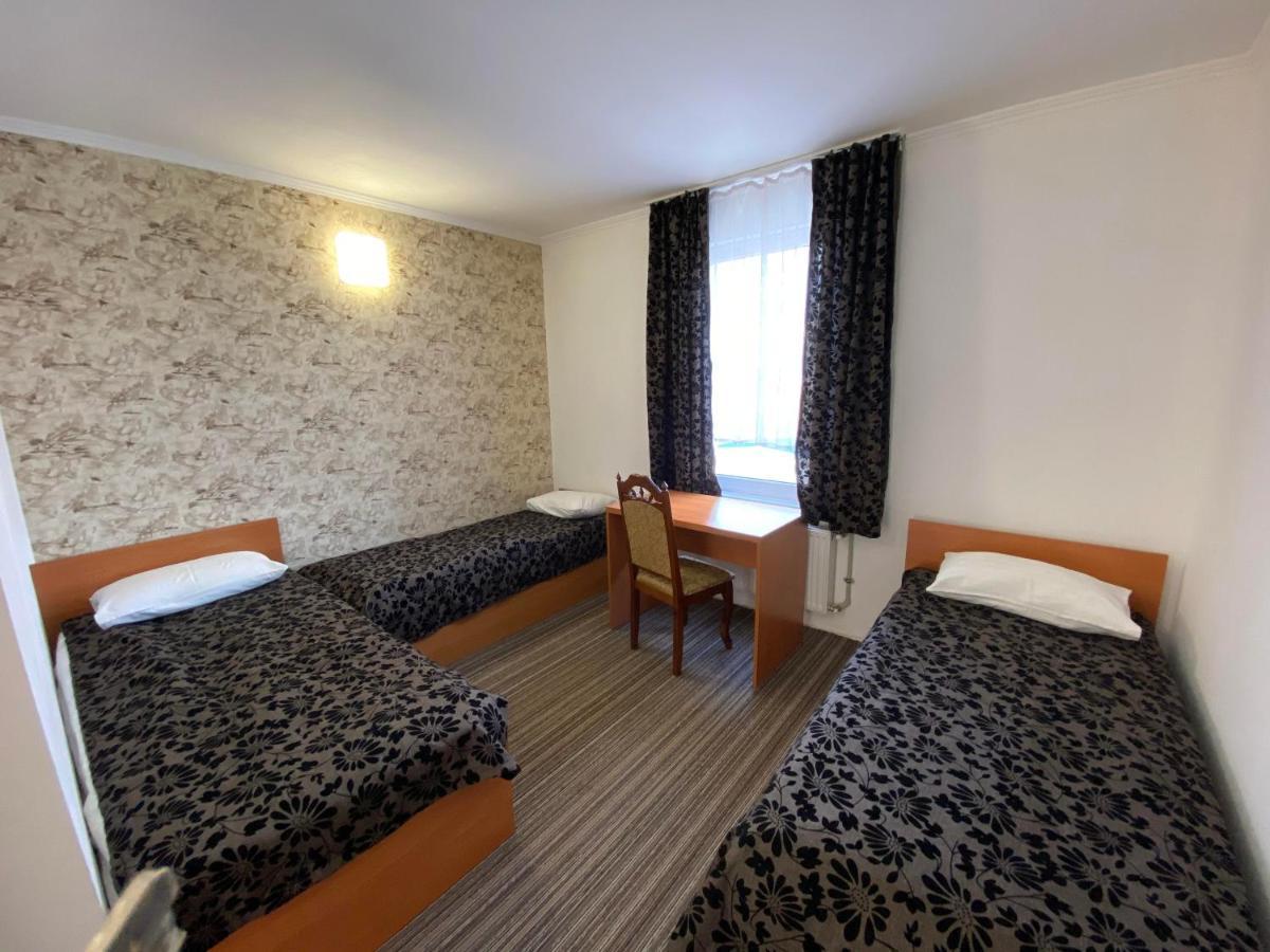 Autopark Hotel Lviv Dış mekan fotoğraf